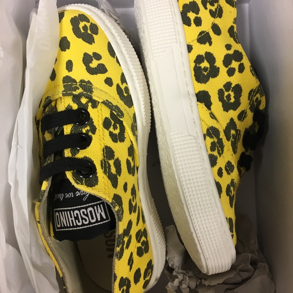 Moschino girls sneakers